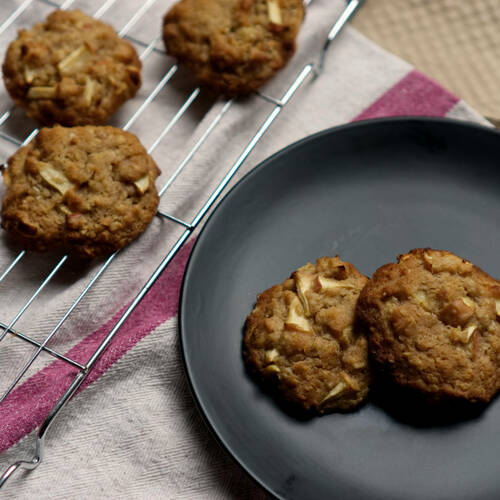 Apple and Cinnamon Cookies